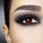 8 Maquiagens básicas para olhos escuros