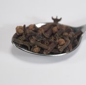 How to Prepare Whole Cloves for a Toothache | Healthy Living