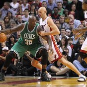 Shaquille O'Neal (No. 36), one of the best centers in NBA history, operates in the low post against Miami in 2010.