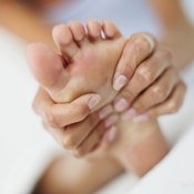 Exercises to improve supination can reduce foot pain.