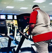 By adding a slight incline, walking on the treadmill can feel easier than walking on flat ground.