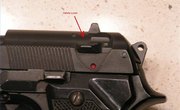 How to Shoot a Beretta 9mm Pistol