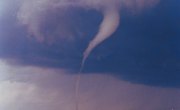 The Difference Between Straight Line Winds & Tornadoes
