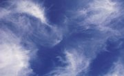 What Is the Difference Between Cumulus Clouds & Cirrus Clouds?
