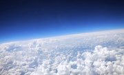 What Is the Difference Between the Troposphere & the Stratosphere?