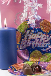 Ideas for a 33rd Birthday Party | eHow