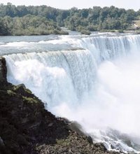 Whether you are visiting Niagara Falls for the slots or the scenery, getting there via bus from the Toronto suburb of Mississauga is half the fun. ...