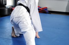 How to Do a Leg Sweep (with Video)