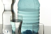 你应该每天喝多少毫升水？