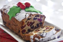 How Many Calories Are in Fruitcake?
