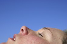 How to Clear a Dark Spot on the Nose From Peeling Skin