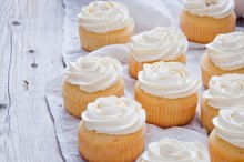 Nutrition of Cupcakes With Vanilla Frosting