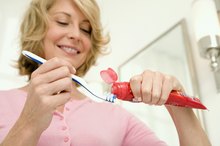 天然牙膏Vs.手臂和锤子牙膏