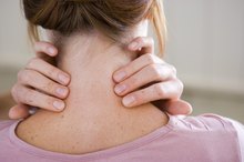What Are the Causes of Neck Pain & Swelling on the Back of the Neck?