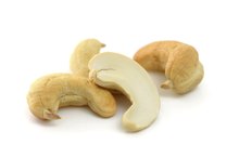 Which Nuts Are Good to Get Rid of Acne?