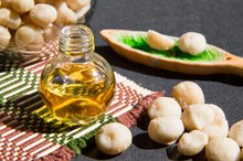  Are There Benefits of Macadamia Oil on the Skin?