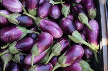 How to Lower Cholesterol With Eggplant Water