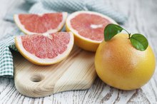 Benefits of Using a Grapefruit Peel on the Skin