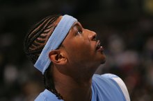 在打篮球时，如何让你的头发进入你的眼睛