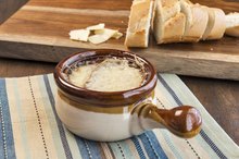 What to Eat With French Onion Soup
