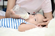 你应该给患臀部痉挛的婴儿喝牛奶吗?