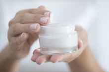 Vitamin E Skin Cream to Reverse Signs of Aging