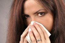 How to Dry Out a Sinus That Is Congested With Mucus