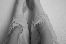 Signs & Symptoms of Poor Circulation in Feet