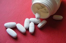 What Are the Side Effects of Mixing Tylenol & Aleve?