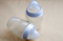 How to Clean Baby Bottles That Have a Milk Odor