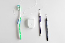 如何在家使用牙科工具去除牙菌斑