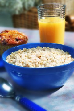 Jupiterimages/liquidlibrary/Getty Images Eating oatmeal is one of the best ways to get more soluble fiber in your diet.