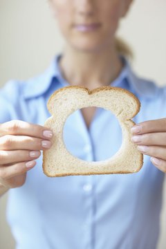 Jupiterimages/Comstock/Getty Images Balance your high-carb and low-carb days.