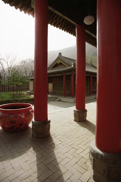 The Zhou period introduced new innovations in architecture.
