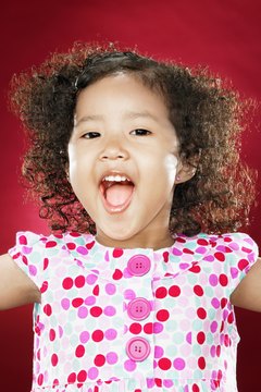 Teach your daughter sheep-themed songs, such as Ba Ba Black Sheep.