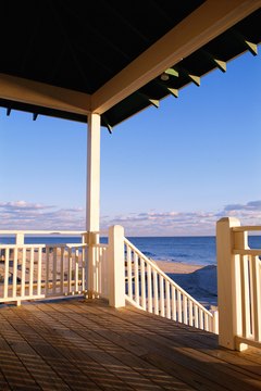 Thinkstock Images/Comstock/Getty Images Depending on how long you rent your second home, there are tax benefits and detriments.