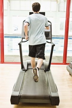 Jupiterimages/Brand X Pictures/Getty Images Weight loss is just one benefit of running on a treadmill.