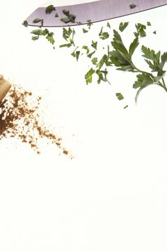 Jupiterimages/Comstock/Getty Images Replace sugar with spices to reduce blood sugar fluctuations.