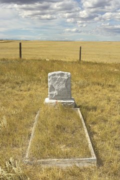 Jupiterimages/Comstock/Getty Images Don't let your debts bury you.