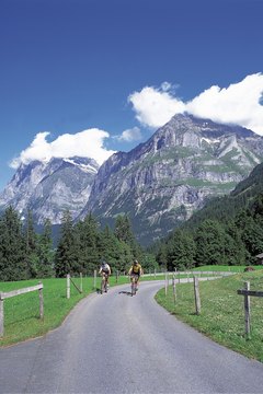 Jupiterimages/Photos.com/Getty Images High-altitude rides can provide incredible scenic.