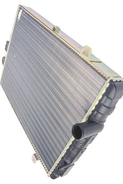 Water in a radiator holds a lot of heat, but aluminum transfers it.