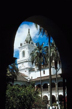 Jupiterimages/Photos.com/Getty Images Ecuadorean expatriates can avoid U.S. tax trauma, with some conditions.