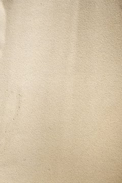 Jupiterimages/Comstock/Getty Images A little sand may help your cat adjust to litter box use.