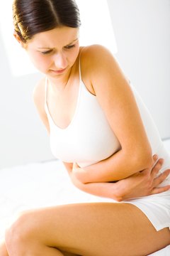 Jupiterimages/Photos.com/Getty Images You can alleviate heartburn and stomach discomfort by eating low-acidity foods.