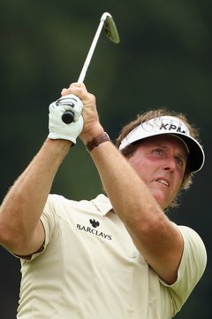 Though less common, left-handed players like Phil Mickelson have had success on tour.