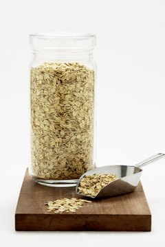 Jupiterimages/Creatas/Getty Images Whole oats have fiber and so much more.