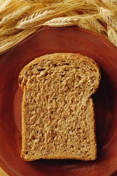 Jupiterimages/Photos.com/Getty Images Wheat toast is low in fat and has fiber.