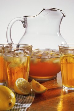 Comstock/Comstock/Getty Images Unsweetened iced tea contains 0 calories.