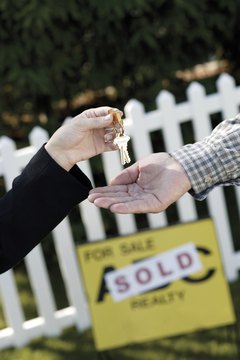Comstock/Comstock/Getty Images Financing the sale of your home has some pros and cons.