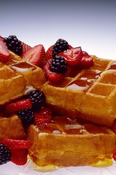 Jupiterimages/Comstock/Getty Images Add extra carbohydrates from starches, fruits and honey to your weight gain meal plan.